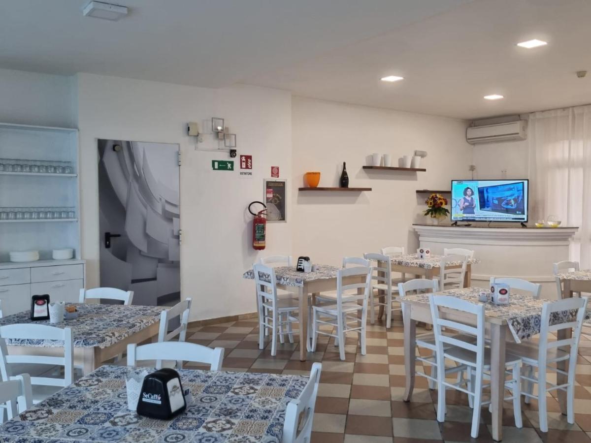 Hotel Rivabella Davoli Dış mekan fotoğraf