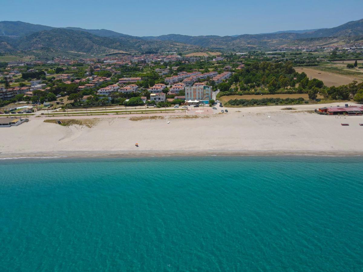 Hotel Rivabella Davoli Dış mekan fotoğraf