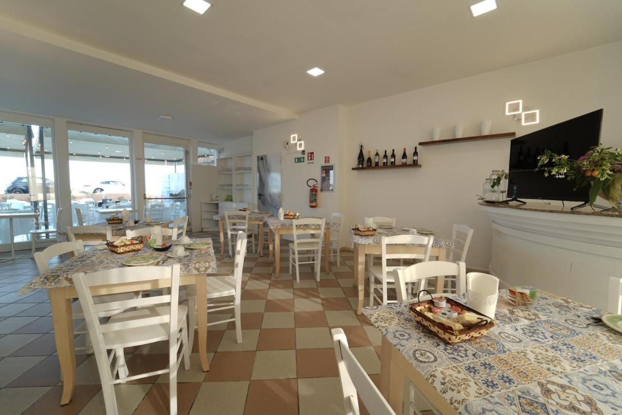 Hotel Rivabella Davoli Dış mekan fotoğraf