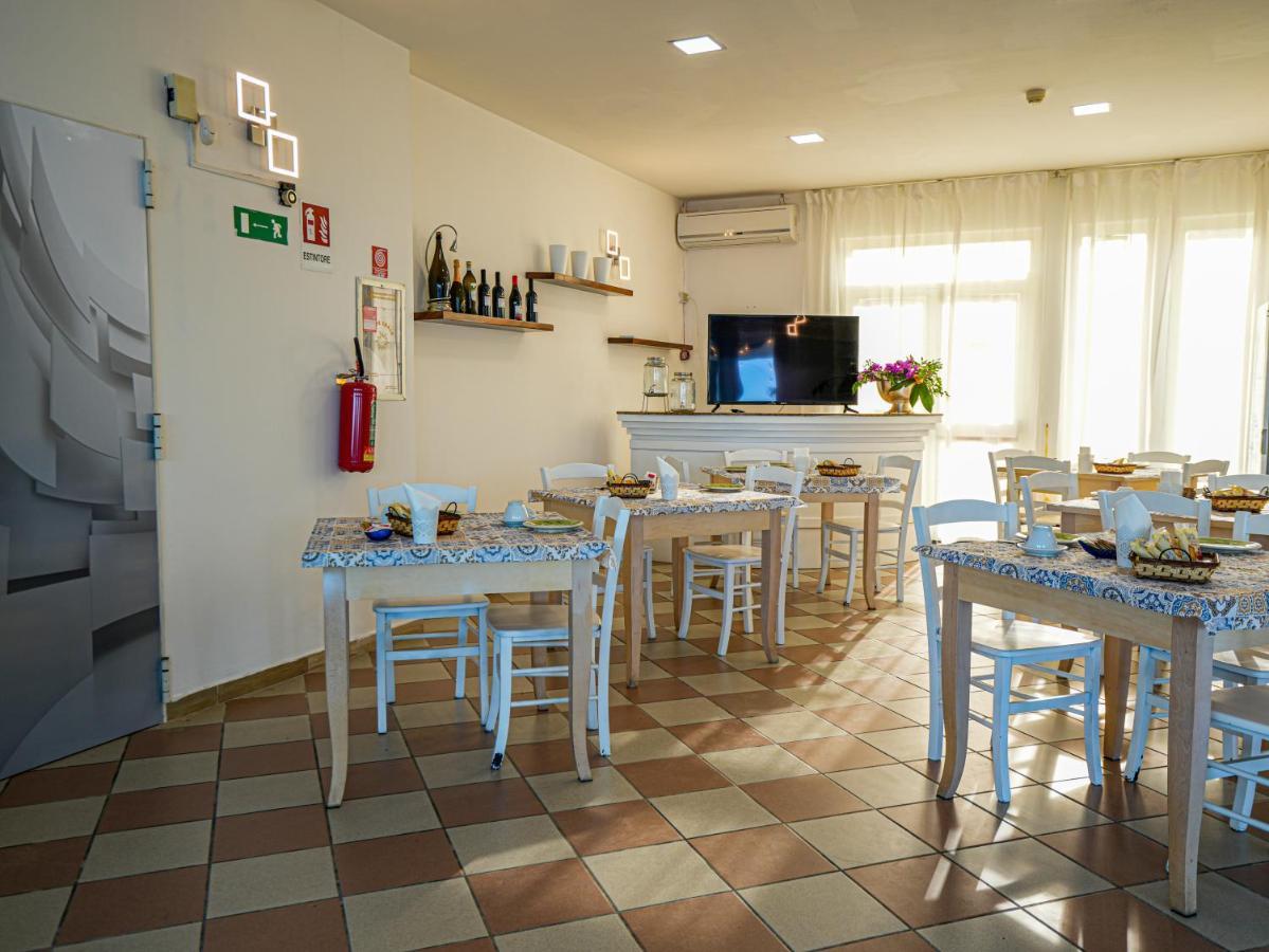 Hotel Rivabella Davoli Dış mekan fotoğraf