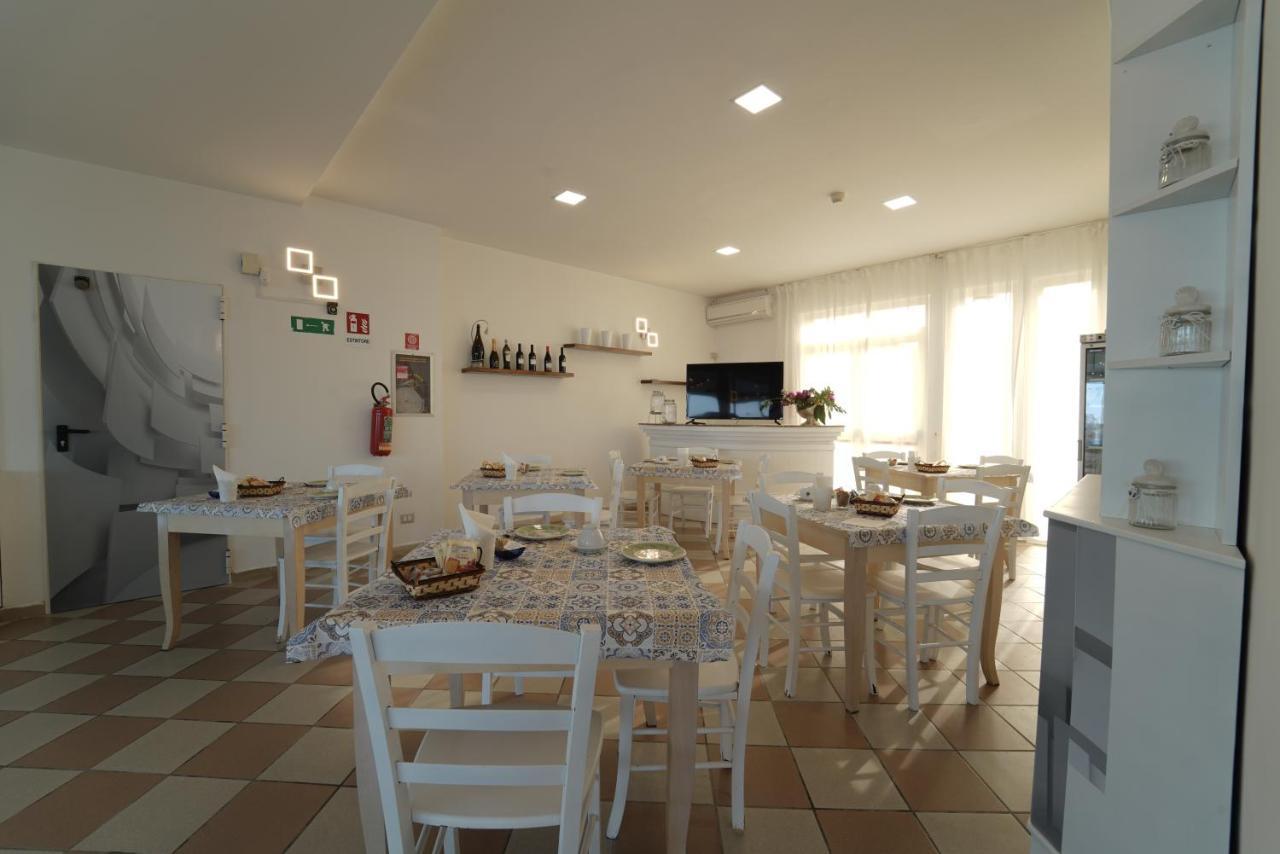 Hotel Rivabella Davoli Dış mekan fotoğraf