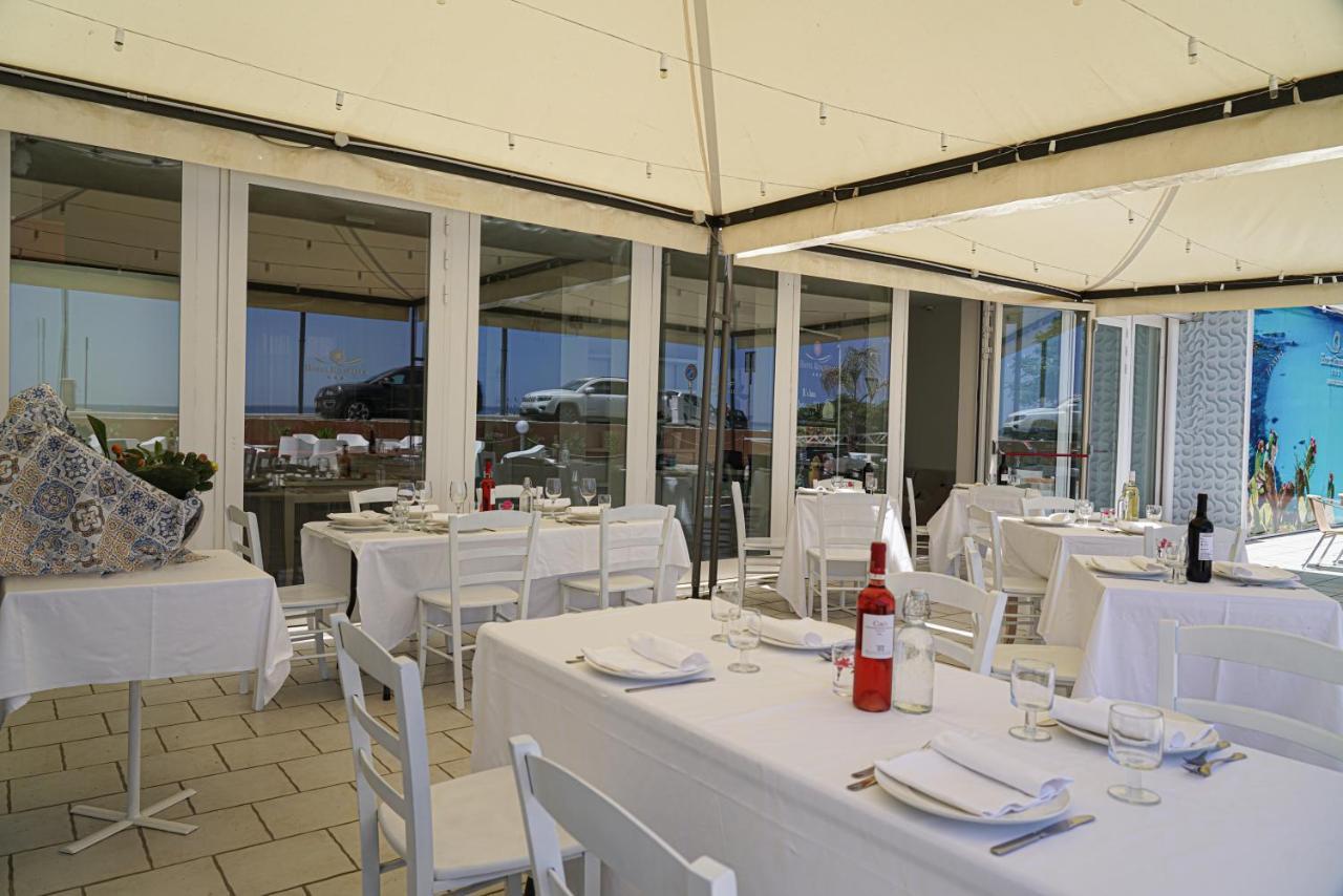 Hotel Rivabella Davoli Dış mekan fotoğraf