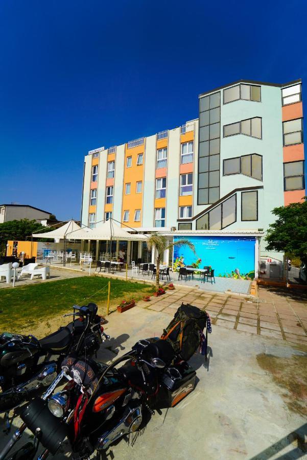 Hotel Rivabella Davoli Dış mekan fotoğraf