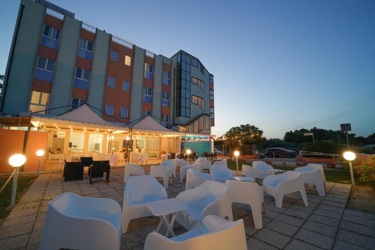 Hotel Rivabella Davoli Dış mekan fotoğraf