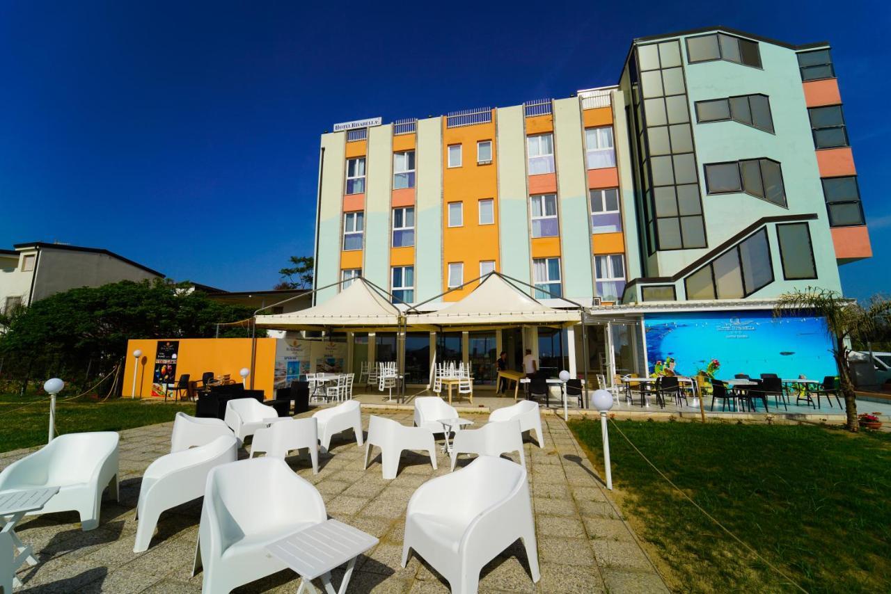 Hotel Rivabella Davoli Dış mekan fotoğraf